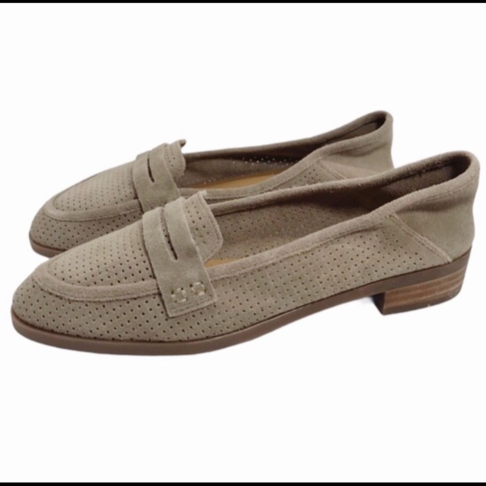 NWOT Lucky Brand Caylon Perforated Leather Loafer